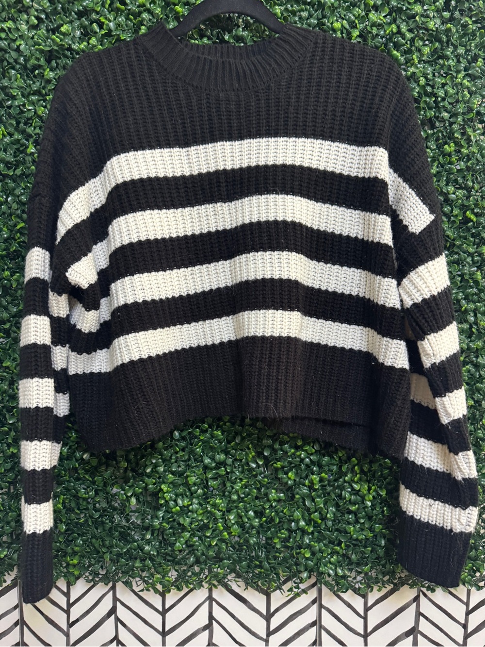 Jessica Simpson Black & White Striped Cropped Crew Sweater